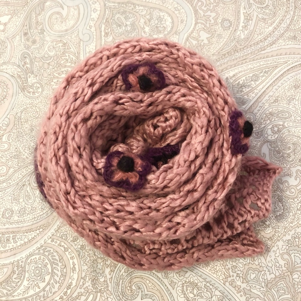 Y2K Knit Gloves and Scarf with Floral Appliqué